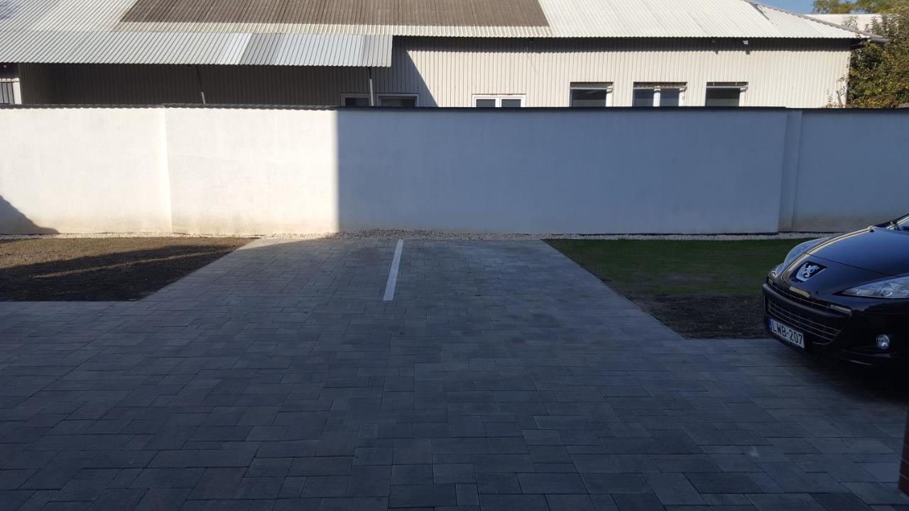 Moonshine Szeged Διαμέρισμα Εξωτερικό φωτογραφία